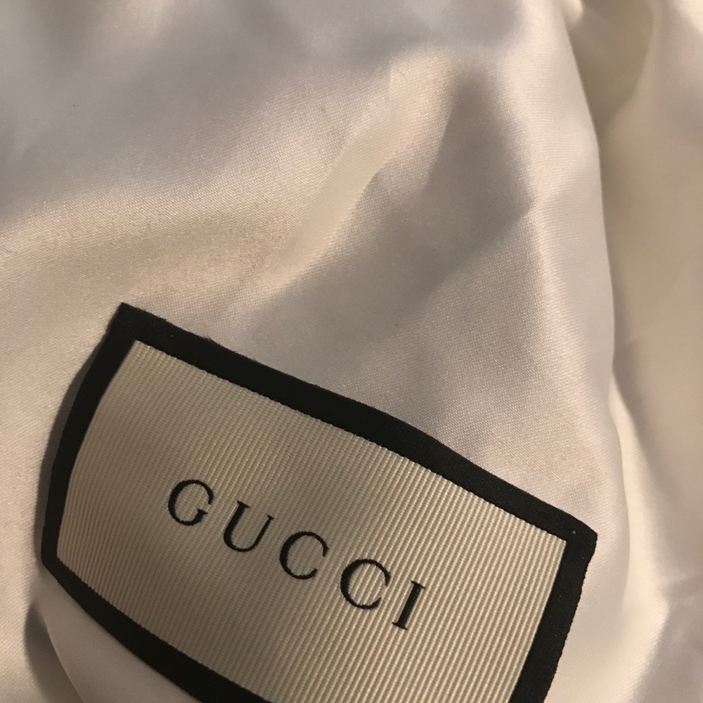 Gucci logo belt